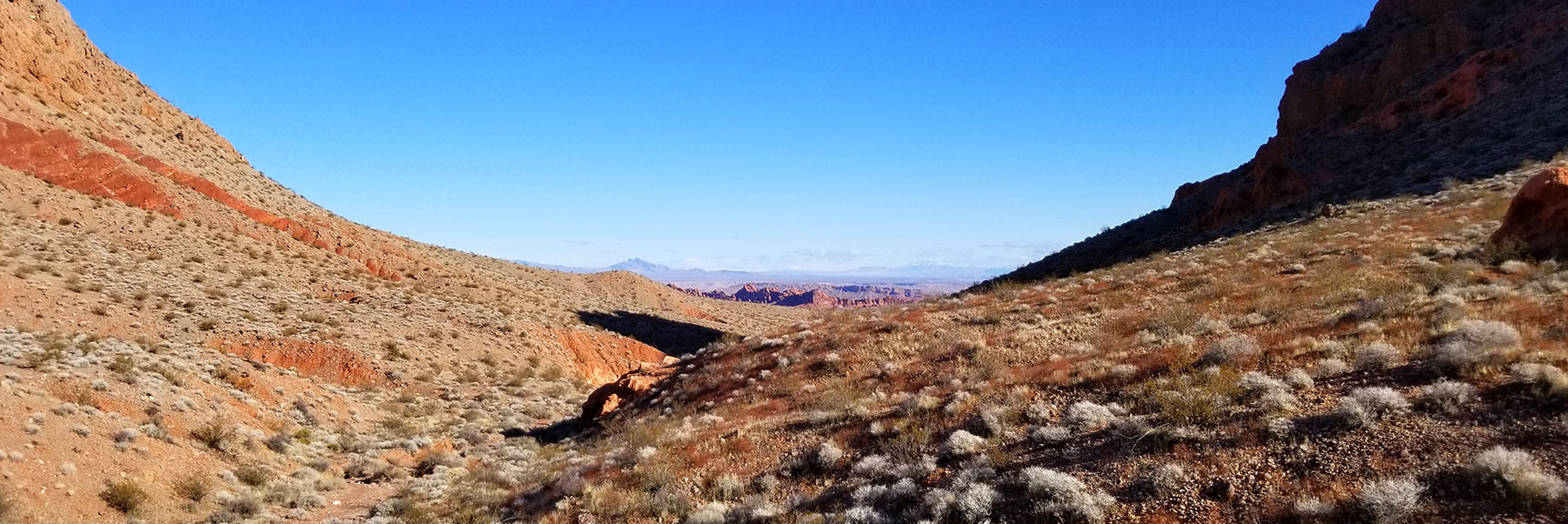 Rounding the Loop on Pinnacles Loop Trail in Valley of Fire State Park, Nevada