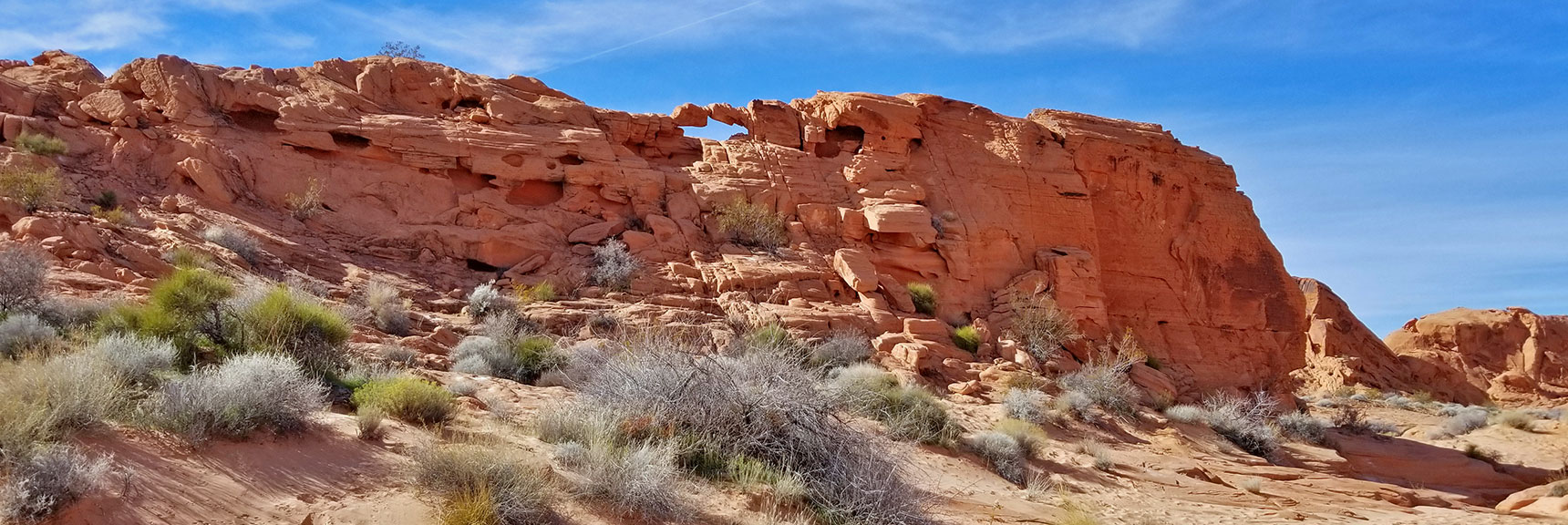 Lone Arch on Natural Arches Trail, Valley of Fire State Park, Nevada