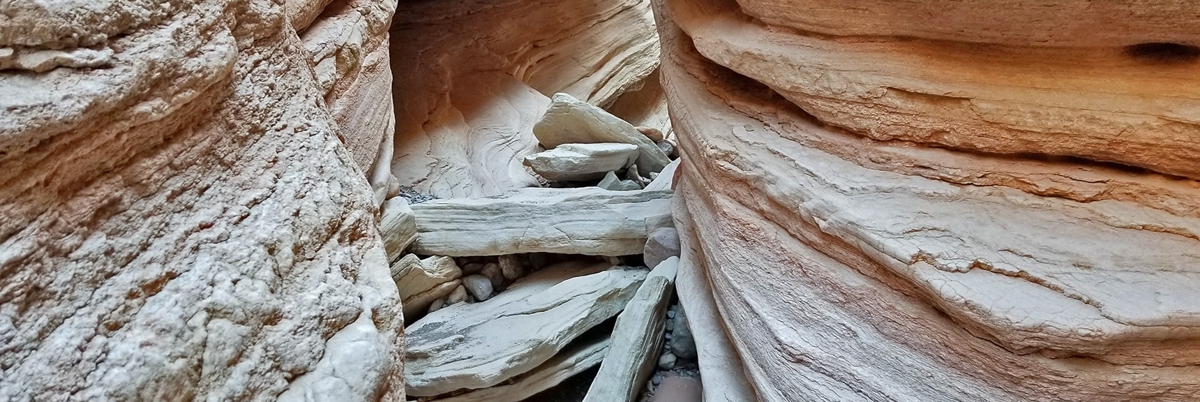 You Don't Want to Be Here During an Earthquake or Flash Flood! | Anniversary Narrows | Muddy Mountains Wilderness, Nevada