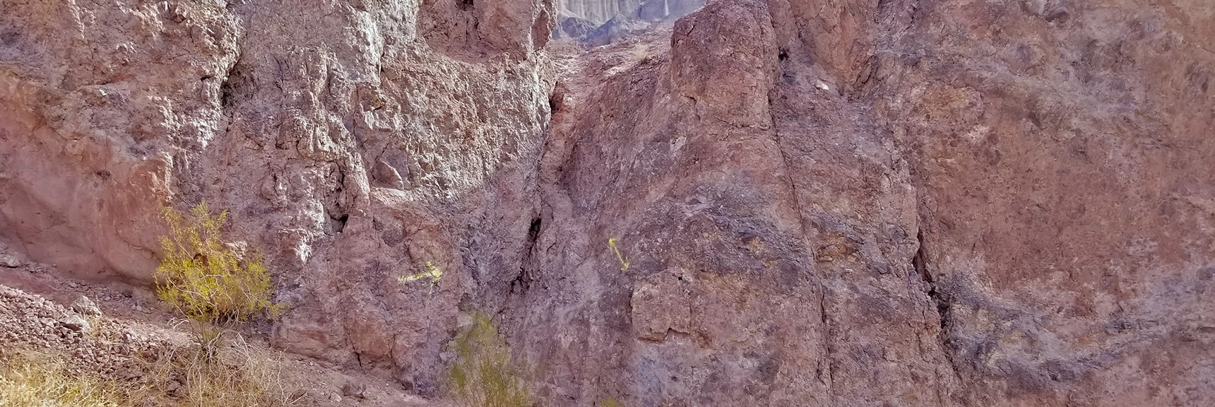 20ft Ascent Up Class 3 Crack. | Arizona Hot Spring | Liberty Bell Arch | Lake Mead National Recreation Area, Arizona