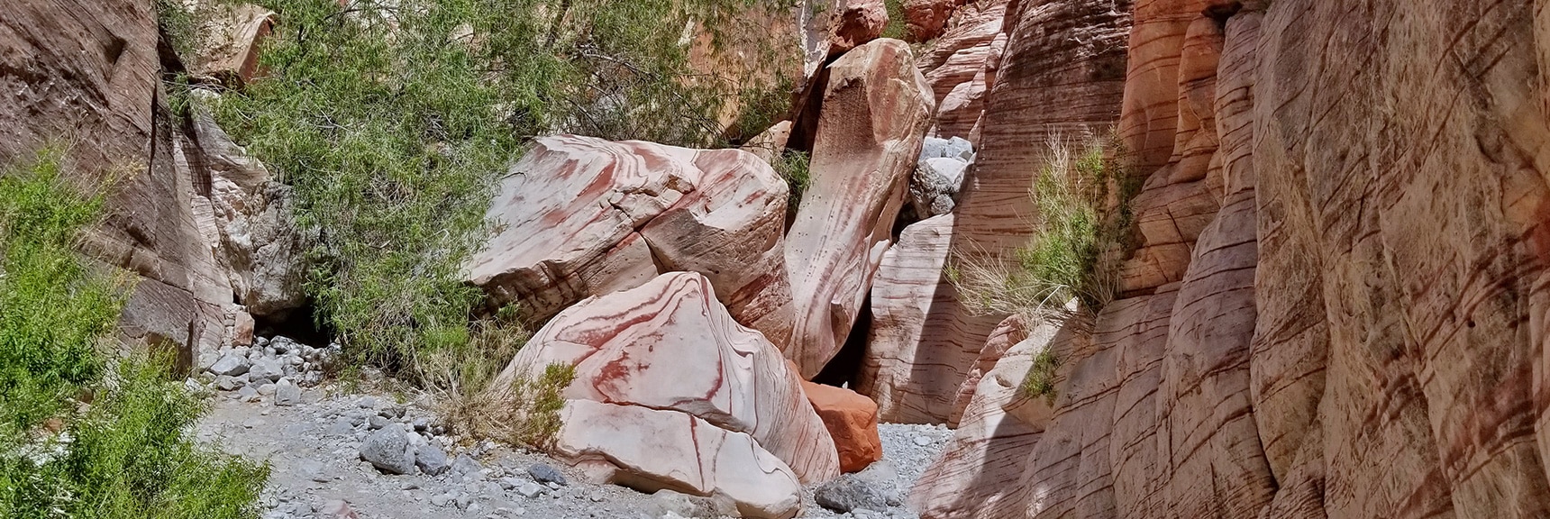 Weaving Around Obstacles in Gateway Canyon. Beautiful Rock Formations | Kraft Mountain Loop | Calico Basin, Nevada