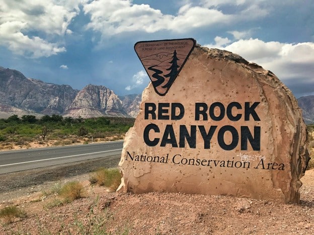 red-rock-canyon-entrance-sign
