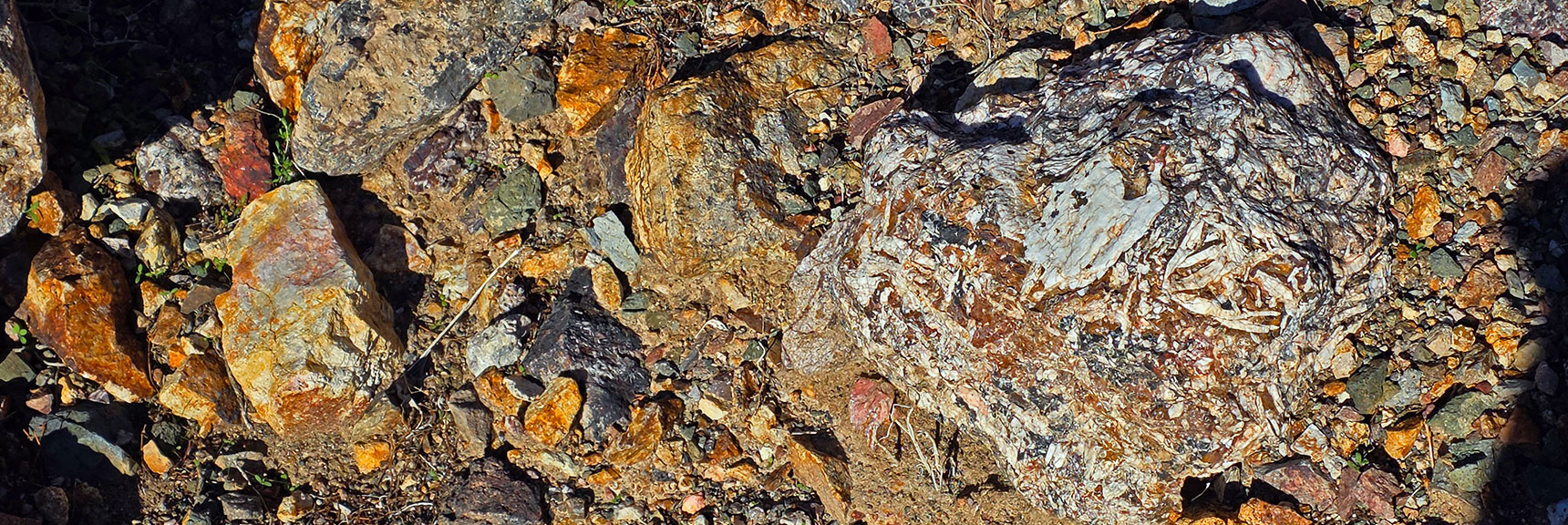 Very Rare Linear Crystalline Formations in the Gully Rocks & Boulders | Boulder city Ridgeline | Lake Mead National Recreation Area, Nevada